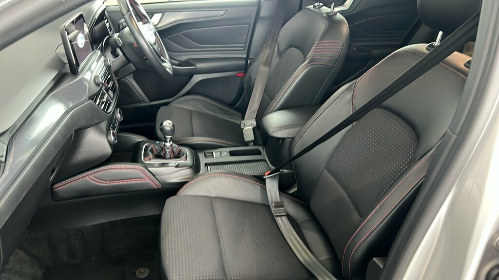 Ford Focus St-line Ecoboost 1.0T 125Ps 6-Speed Black #18