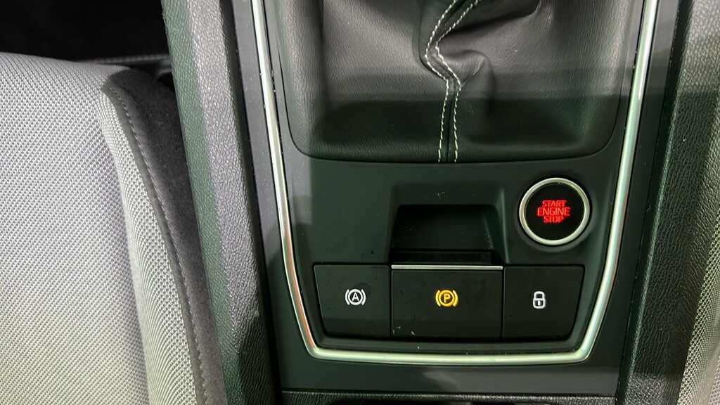 Seat Leon 1.4 12.8Kwh Fr Estate Plug-in Hybrid Ds Red #26