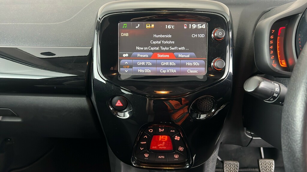 Toyota Aygo Hatchback 1.0 Vvt-i X-play 201818 Red #16