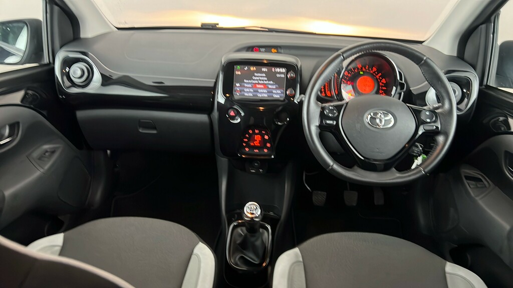 Toyota Aygo Hatchback 1.0 Vvt-i X-play 201818 Red #13