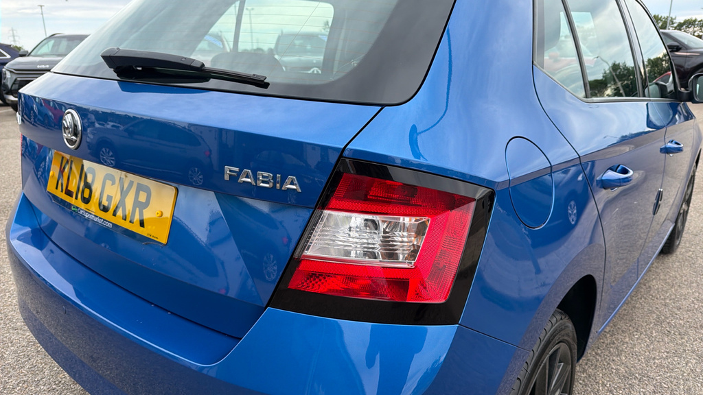 Skoda Fabia Estate 1.0 Tsi Monte Carlo 201818 Blue #11