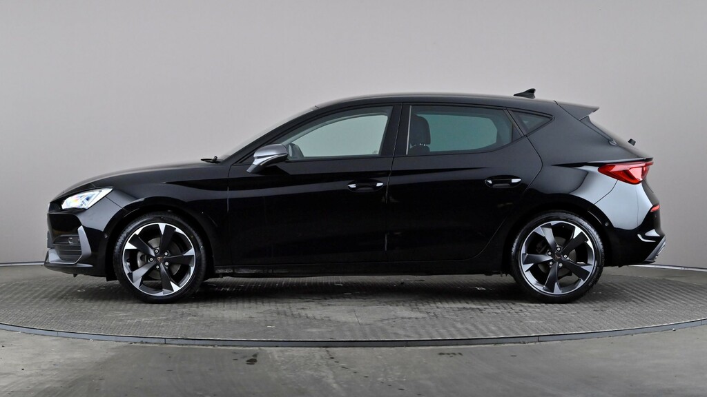 Cupra Leon 1.5 Etsi V1 Dsg YE23DZU Black #3