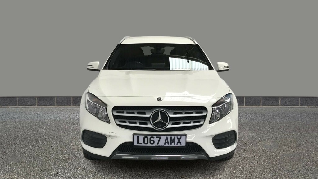 Mercedes-Benz GLA Class Gla 220D 4Matic Amg Line White #2