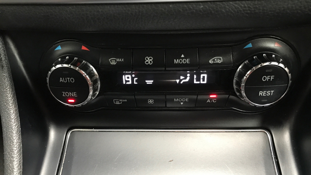 Mercedes-Benz GLA Class 1.6 Gla200 Sport Suv Euro 6 Ss Grey #37