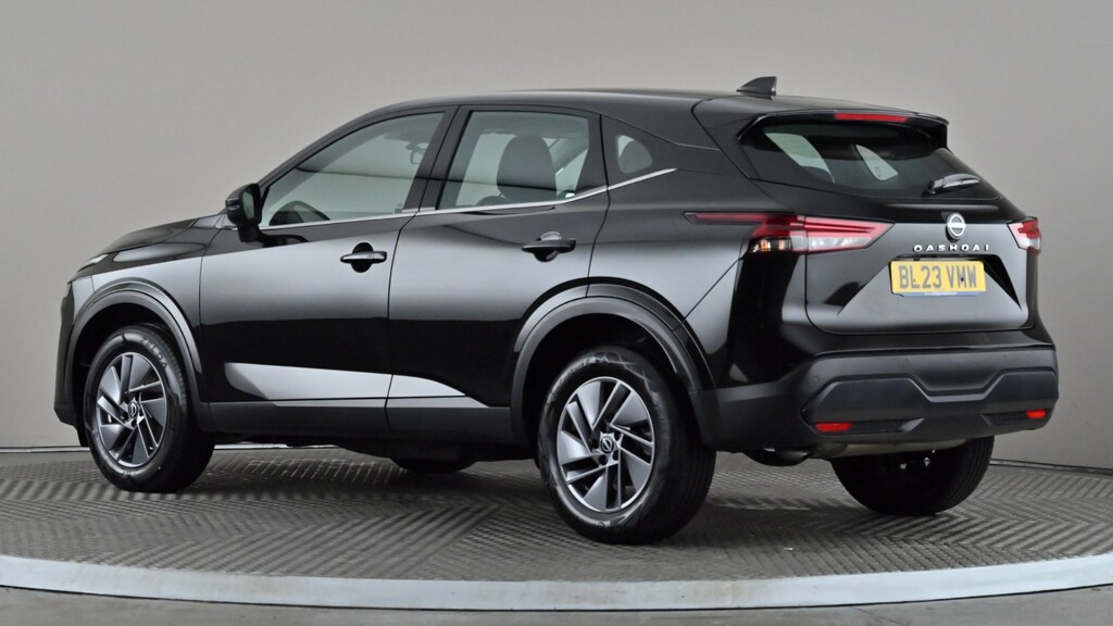 Nissan Qashqai 1.3 Dig-t Mh Acenta Premium Black #4