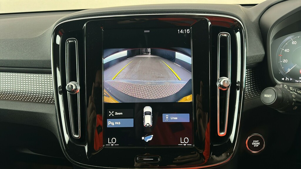 Volvo XC40 D3 Momentum Led, Rear Park Assist, Cruise White #26