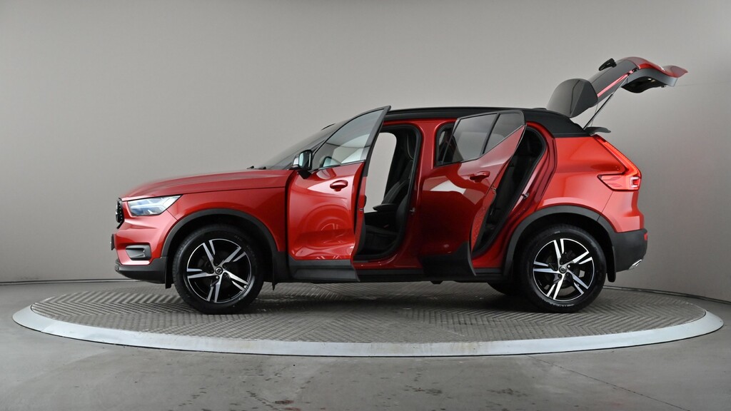 Volvo XC40 D3 Momentum Led, Rear Park Assist, Cruise White #9