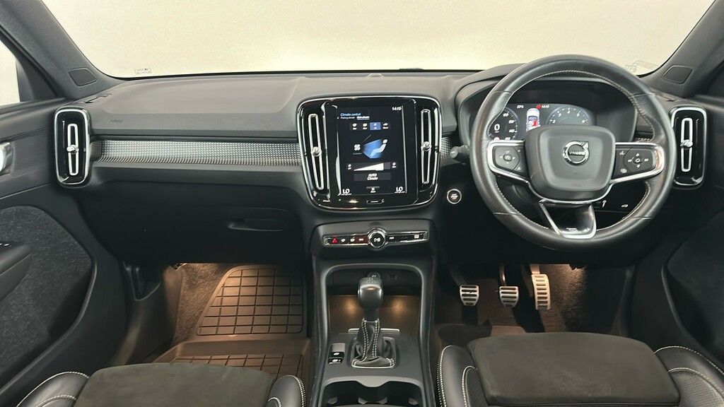 Volvo XC40 D3 Momentum Led, Rear Park Assist, Cruise White #13