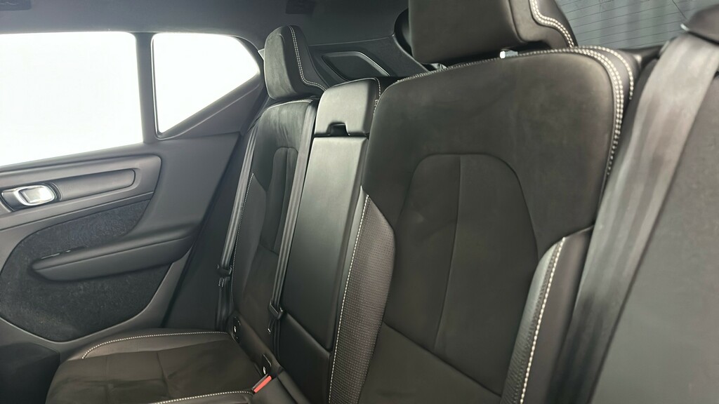 Volvo XC40 D3 Momentum Led, Rear Park Assist, Cruise White #18