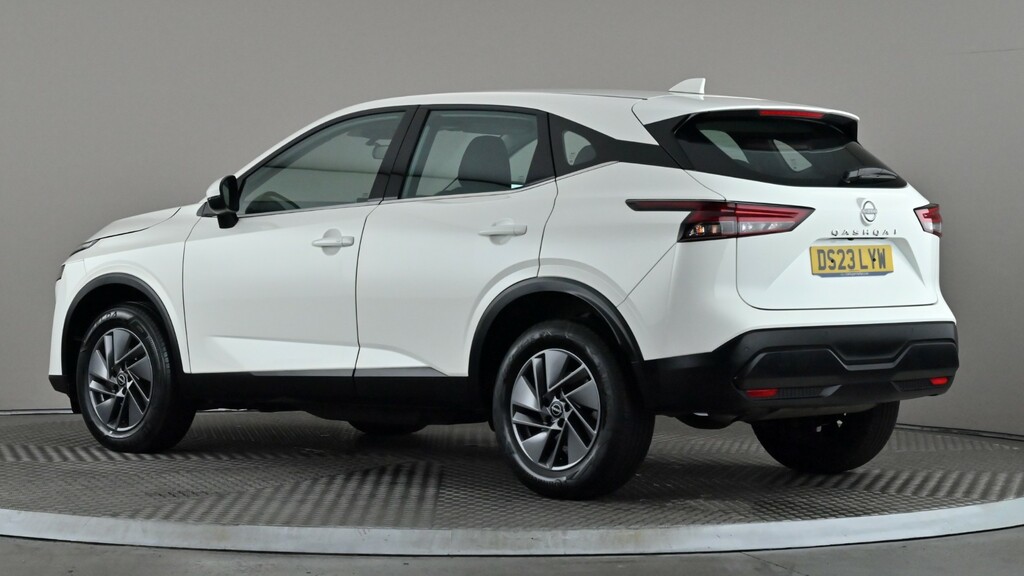 Nissan Qashqai 1.3 Dig-t Mh 158 Acenta Premium Xtronic White #4