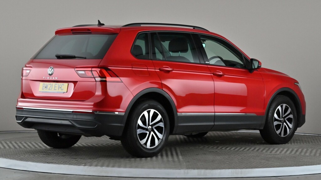 Volkswagen Tiguan 1.5 Tsi 150 Active Red #6