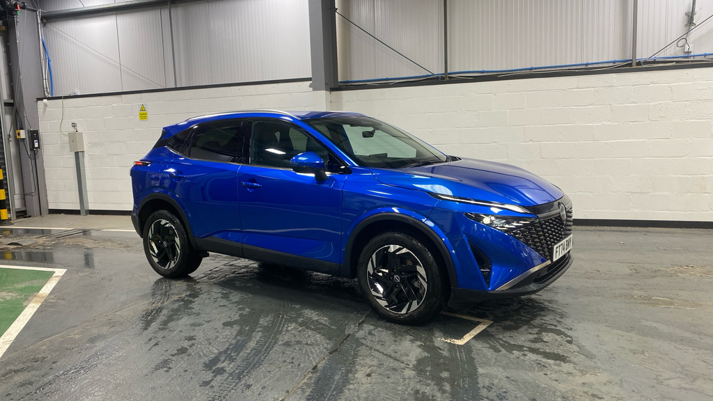 Nissan Qashqai 1.3 Dig-t Mh 158 N-connecta Xtronic Blue