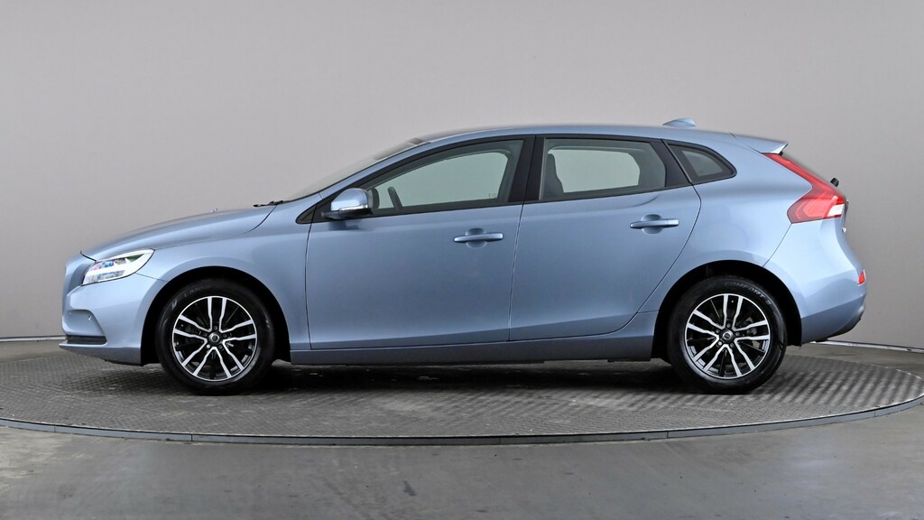 Volvo V40 T2 122 Momentum Edition Blue #3