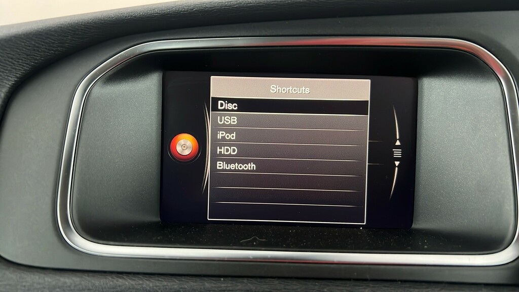 Volvo V40 2.0 T3 152 Inscription Cwvehiclemarketing Silver #16