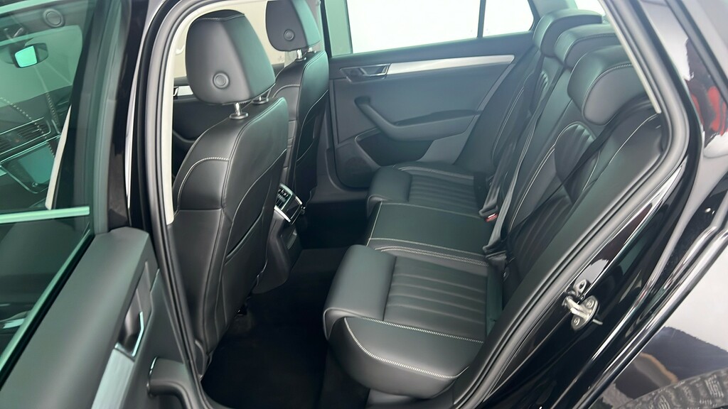 Skoda Superb 2.0 Tdi Sportline Plus Estate Dsg 150 Grey #26