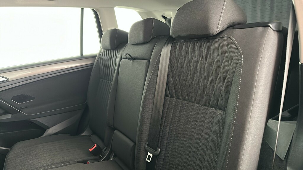 Volkswagen Tiguan Allspace 2.0 Tdi 4Motion Elegance Dsg Silver #17