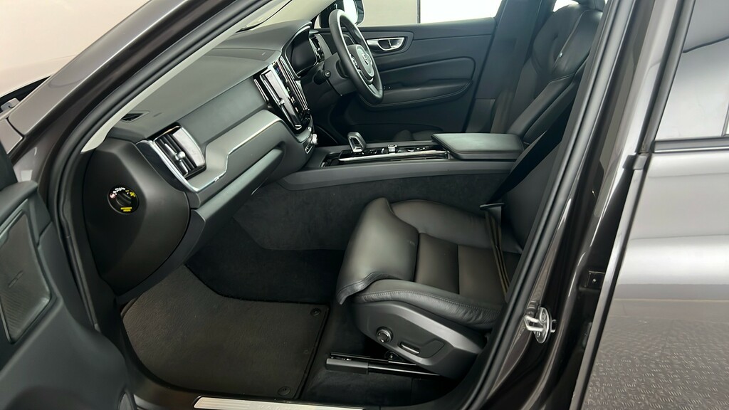 Volvo XC60 Recharge Ultimate, T8 Awd Plug-in Hybrid, Black #17