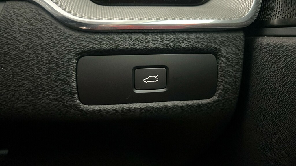 Volvo XC60 Recharge Ultimate, T8 Awd Plug-in Hybrid, Black #29