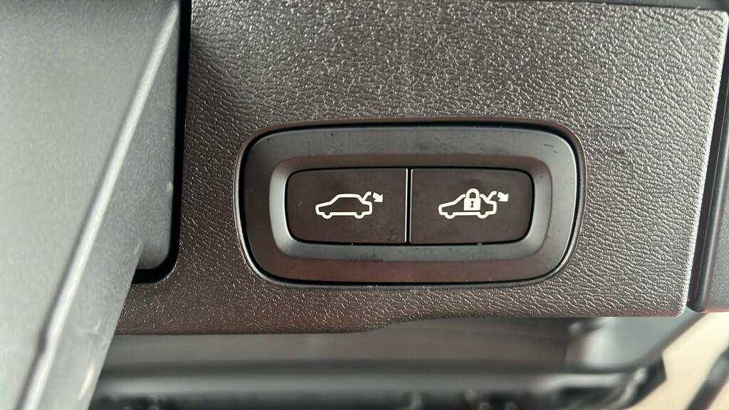 Volvo XC60 Recharge Ultimate, T8 Awd Plug-in Hybrid, Black #23