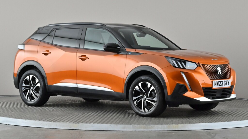 Peugeot e-2008 100Kw Gt 50Kwh Orange