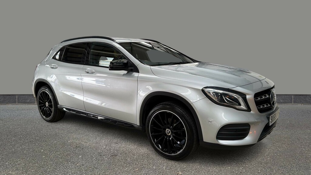 Mercedes-Benz GLA Class Gla 180 Amg Line Edition Silver