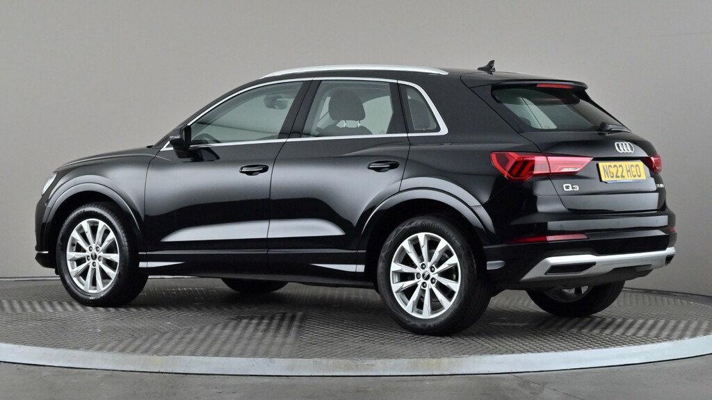 Audi Q3 35 Tfsi Sport Black #4
