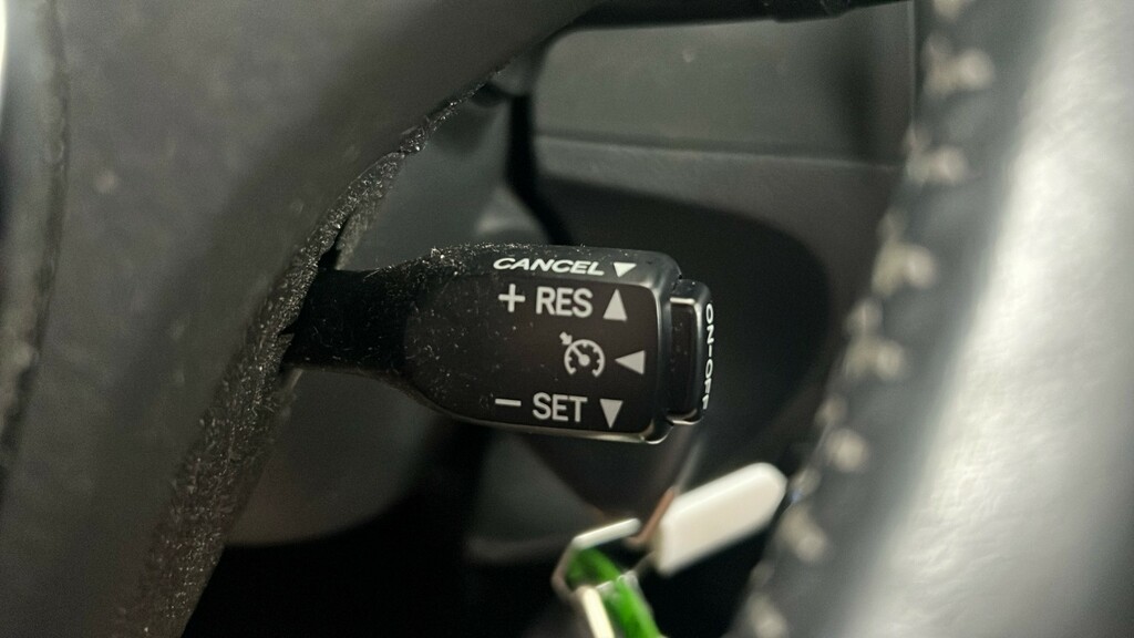 Toyota Auris Toyota 1.8 Hybrid Design Tss Cvt Hatchback Grey #25