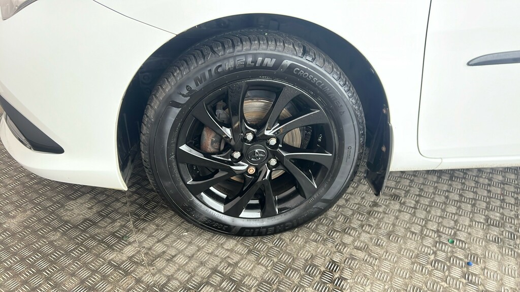 Toyota Auris Toyota 1.8 Hybrid Design Tss Cvt Hatchback Grey #19