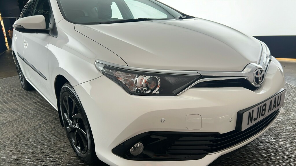 Toyota Auris Toyota 1.8 Hybrid Design Tss Cvt Hatchback Grey #20