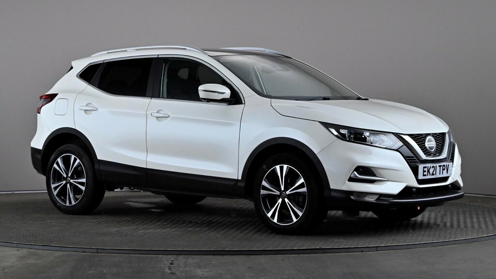 Nissan Qashqai 1.3 Dig-t 160 157 N-connecta Dct Glass Roof White