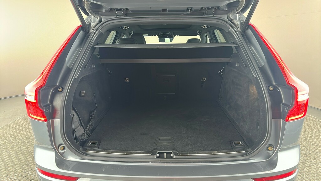 Volvo XC60 Volvo Estate 2.0 B5p 250 R Design Geartronic Grey #22