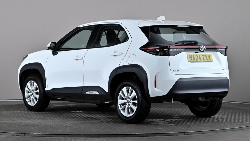 Toyota Yaris Cross 1.5 Hybrid Icon Cvt White #4