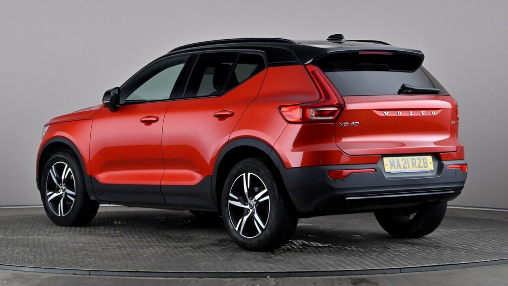 Volvo XC40 1.5 T3 163 R Design Geartronic Red #4