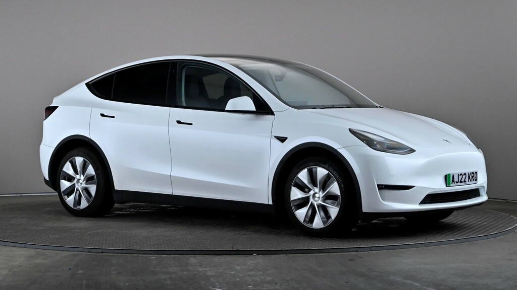 Tesla Model Y Long Range Awd AJ22KRO White