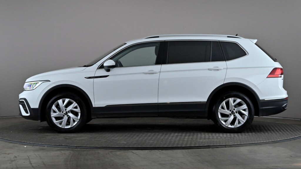 Volkswagen Tiguan Allspace 1.5 Tsi Life Dsg 7 Seats AP72CYG White #3