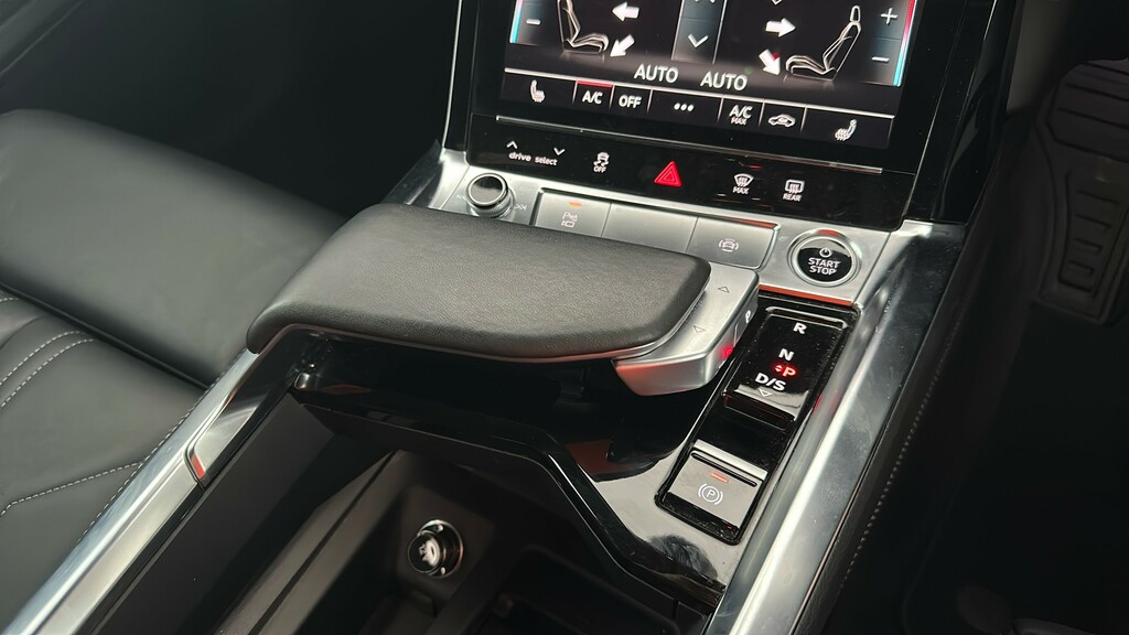 Audi E-tron E-tron Black Edition 55 Quattro Black #29