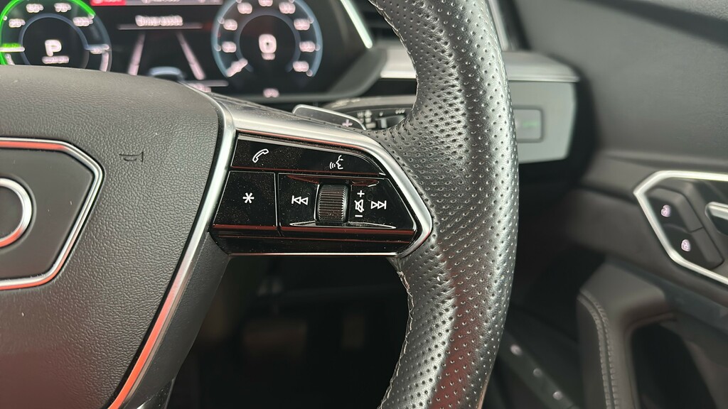 Audi E-tron E-tron Black Edition 55 Quattro Black #32