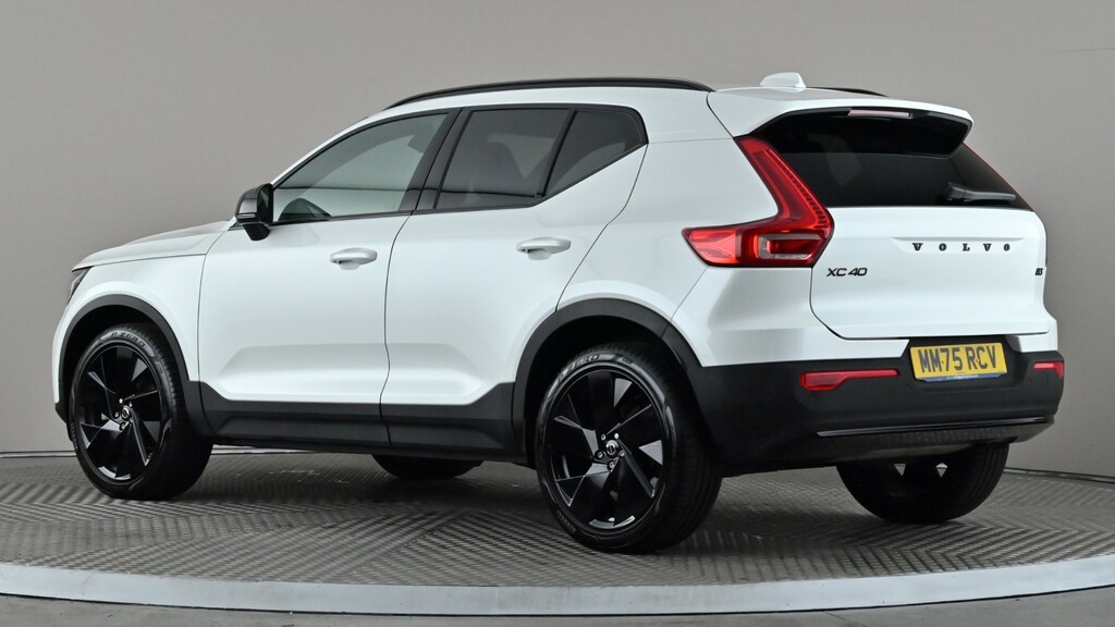 Volvo XC40 2.0 B3p Plus Black Edition MM75RCV White #4
