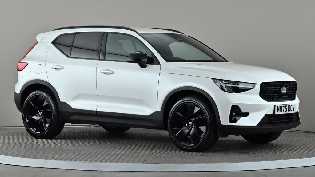 Volvo XC40 2.0 B3p Plus Black Edition White