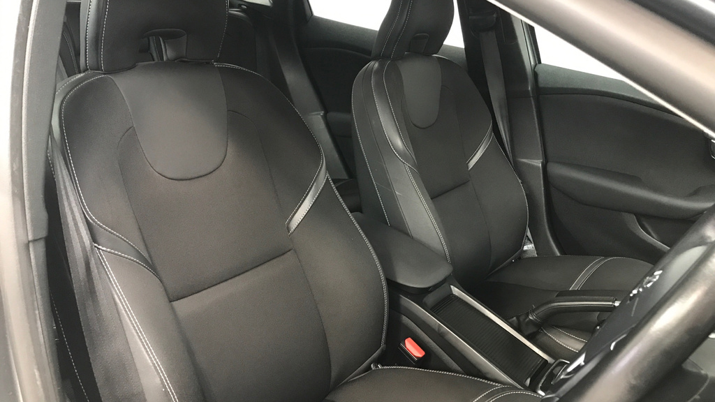 Volvo V40 D3 R-design Pro Xenium - Winter - Intel Blue #16