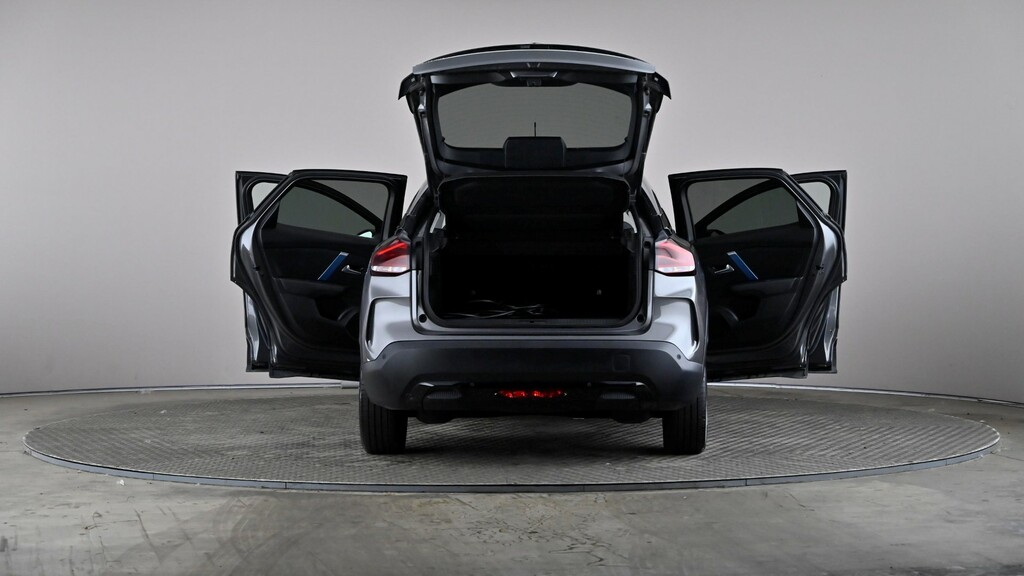 Citroen e-C4 Shine Plus Black #11