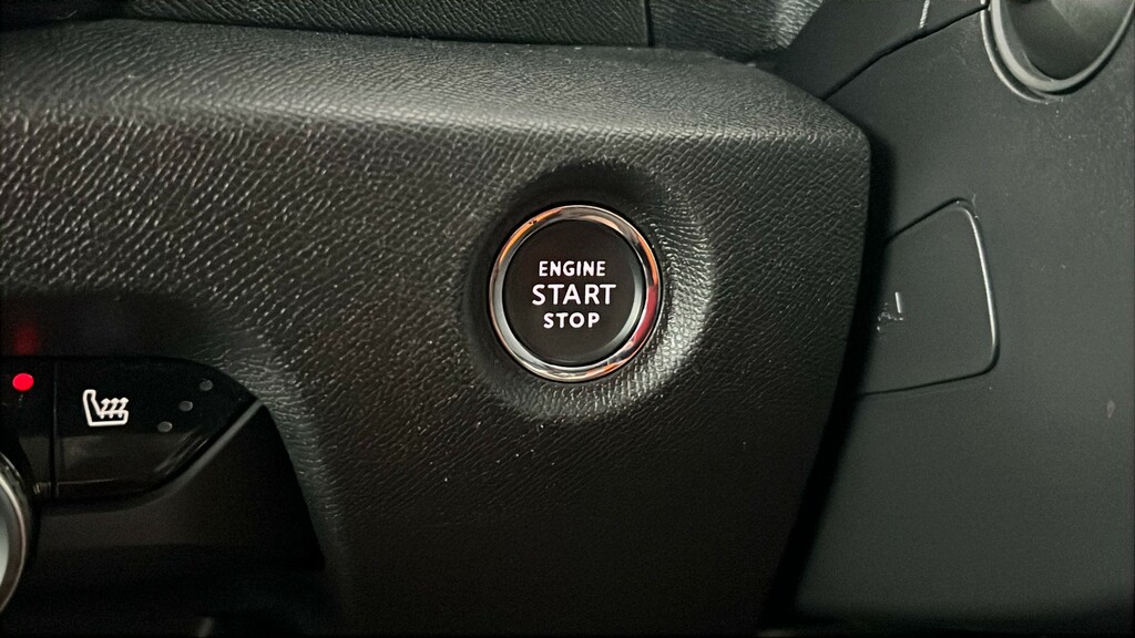 Citroen e-C4 Shine Plus Black #28