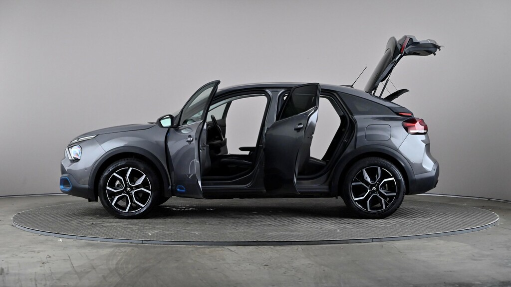 Citroen e-C4 Shine Plus Black #9