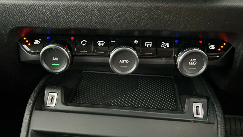 Citroen e-C4 Shine Plus Black #26