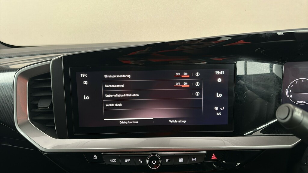 Vauxhall Mokka Hatchback Black #16