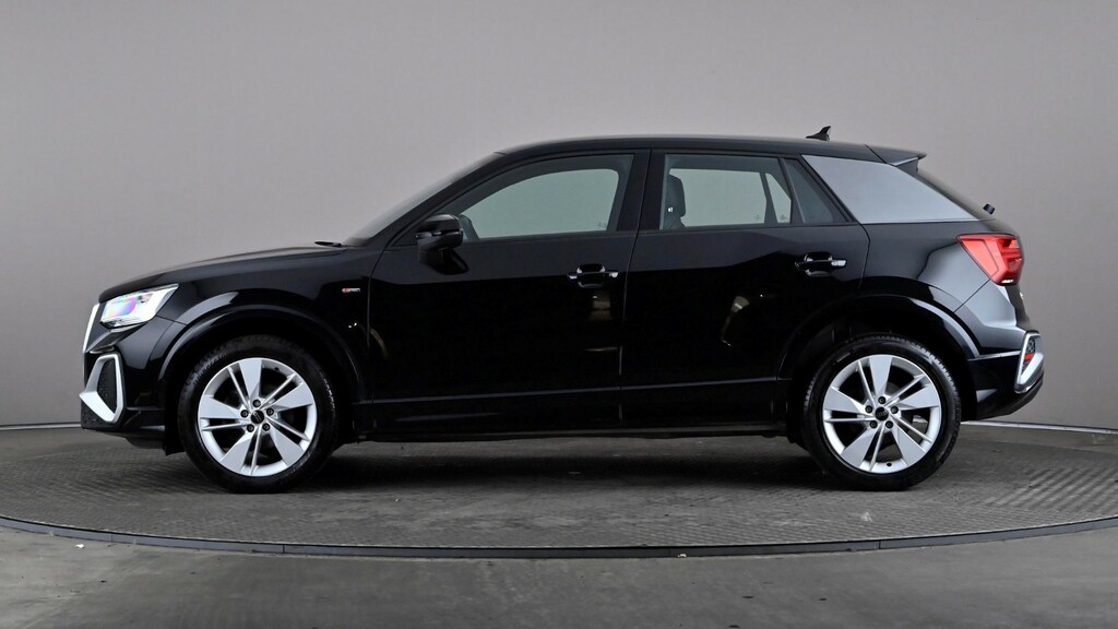 Audi Q2 35 Tfsi S Line Black #3