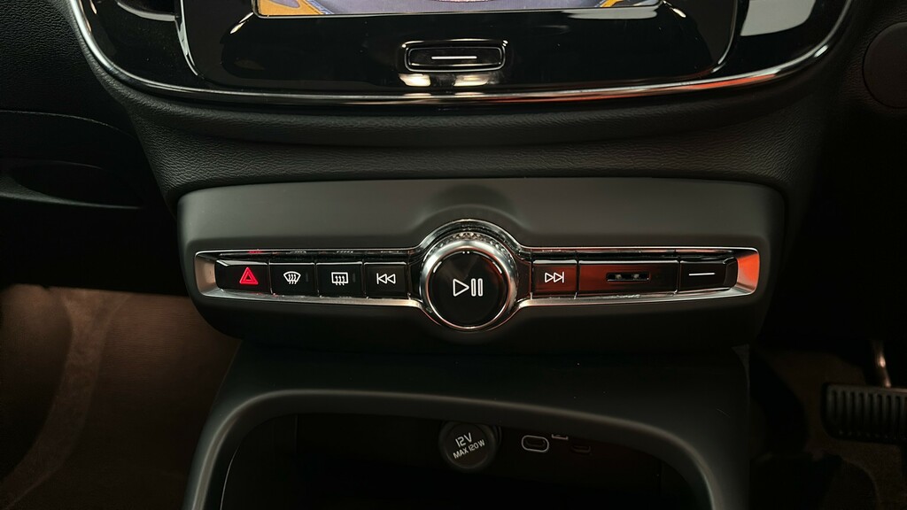 Volvo C40 Core Black #28