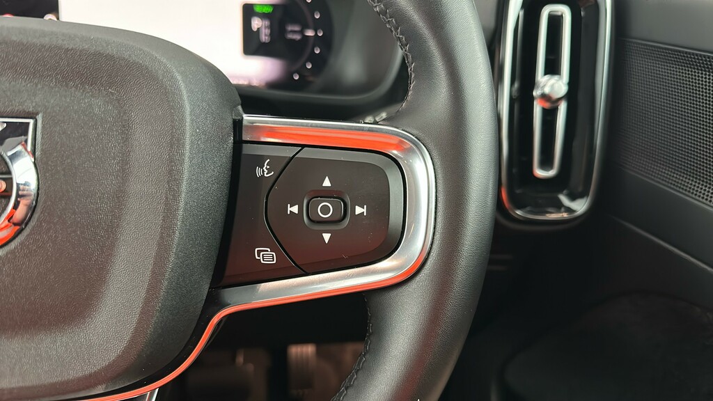 Volvo C40 Core Black #31