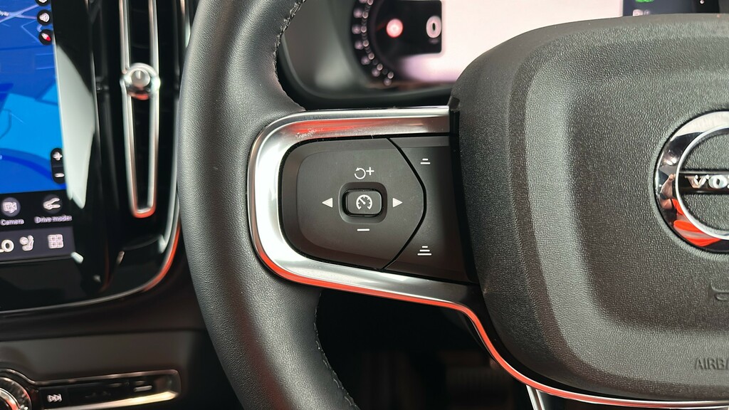 Volvo C40 Core Black #30