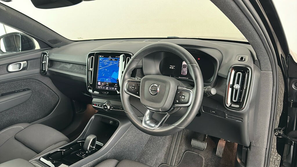 Volvo C40 Core Black #33
